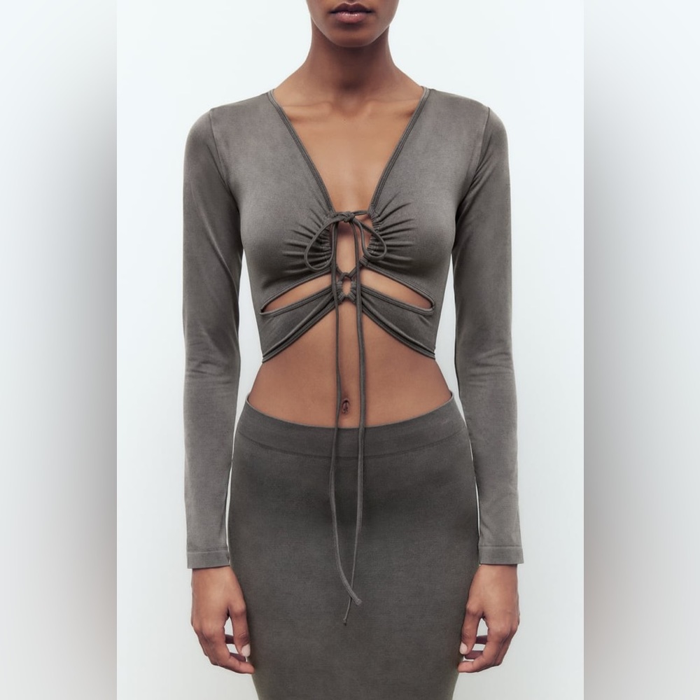 ZARA SEAMLESS RUCHED TOP